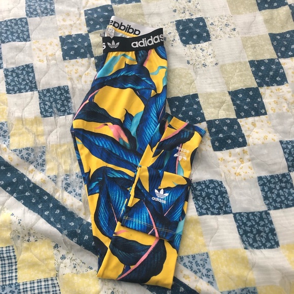 adidas Pants - Adidas farm leggings